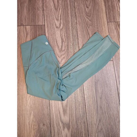 Lululemon Size 4 Wunder Train - Picture 6 of 6